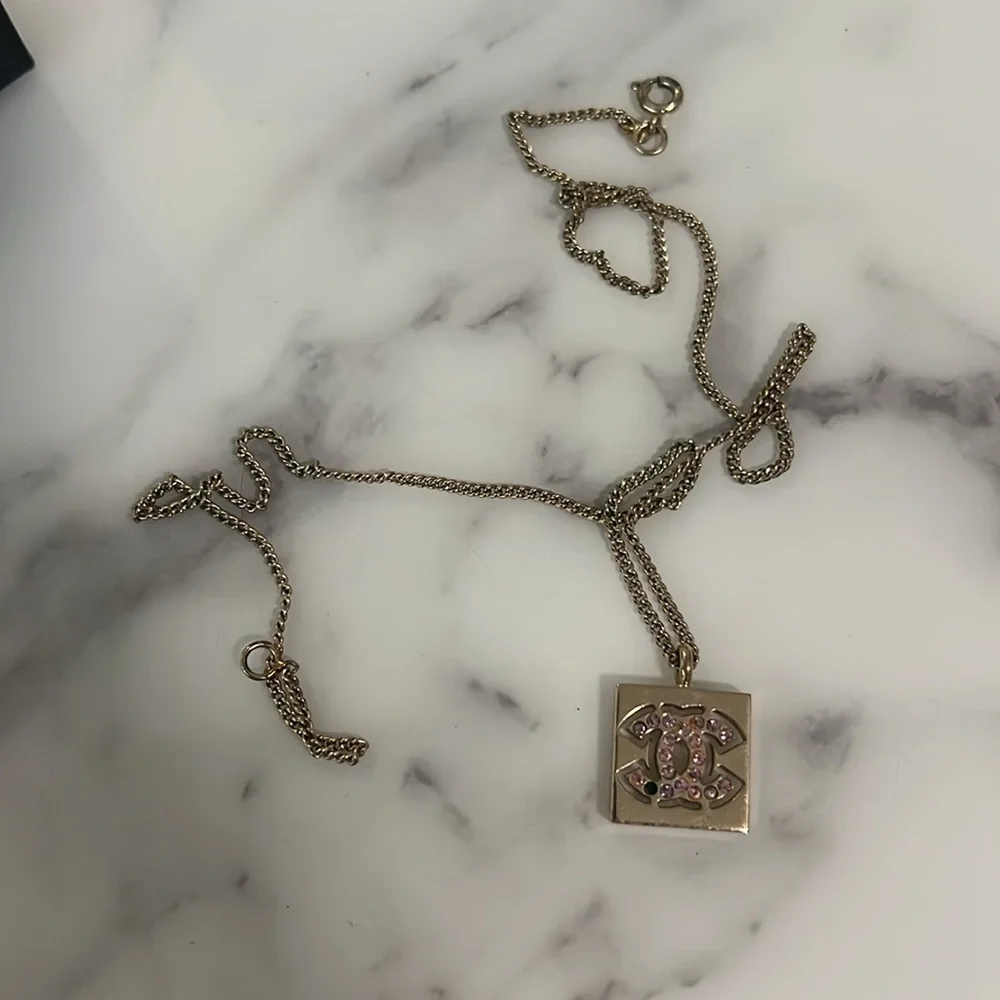 Chanel Double cc Necklace Emma Watson - Picture 4 of 8